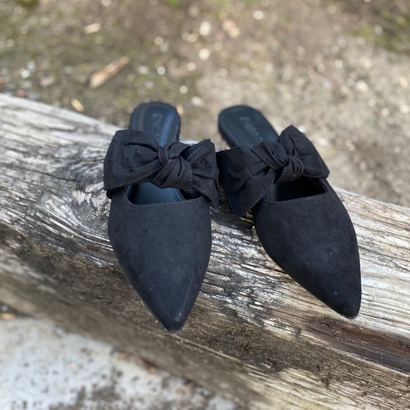Vegan Suede Pointed Tow Bow Slip On Mules Flats - Picture 2 of 5